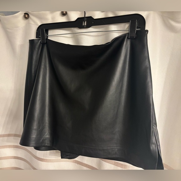 Express Black Faux Leather Mini Skirt/Skort - Picture 2 of 7